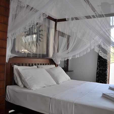 Bianco Terrace Hotel Negombo Esterno foto