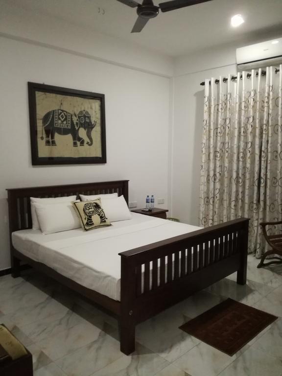 Bianco Terrace Hotel Negombo Esterno foto
