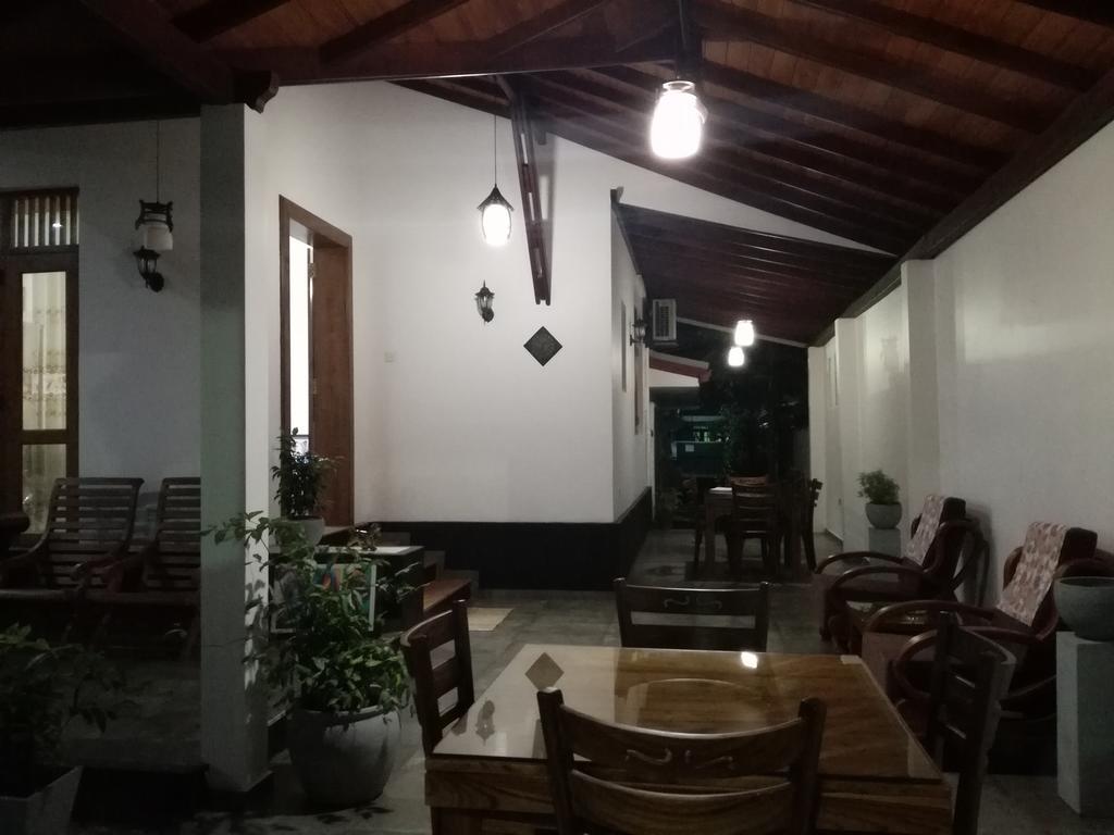 Bianco Terrace Hotel Negombo Esterno foto