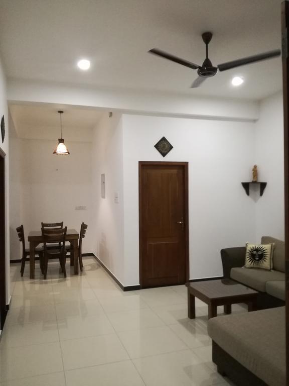 Bianco Terrace Hotel Negombo Esterno foto