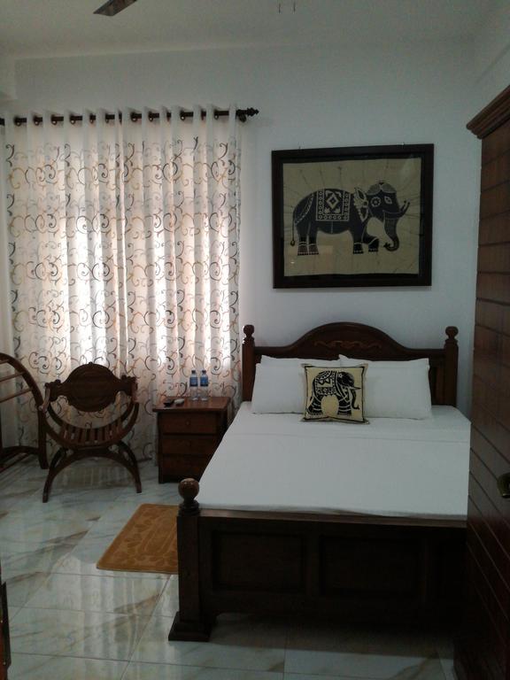 Bianco Terrace Hotel Negombo Esterno foto