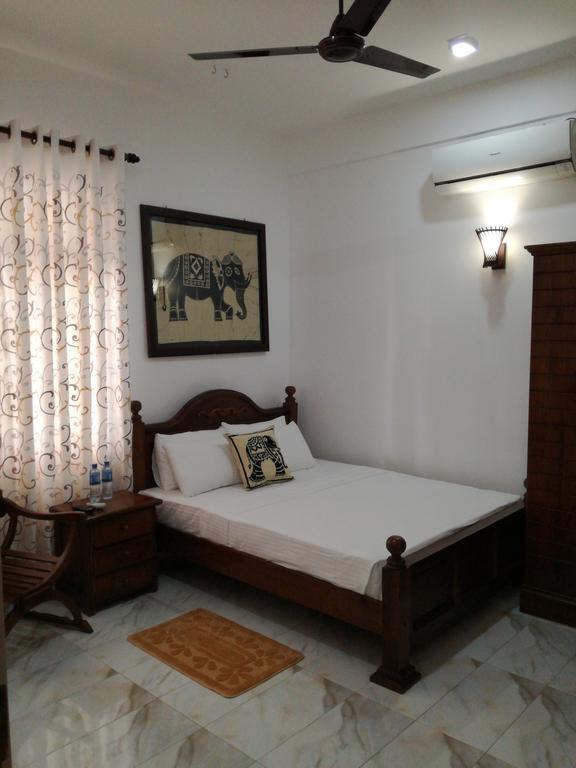 Bianco Terrace Hotel Negombo Esterno foto