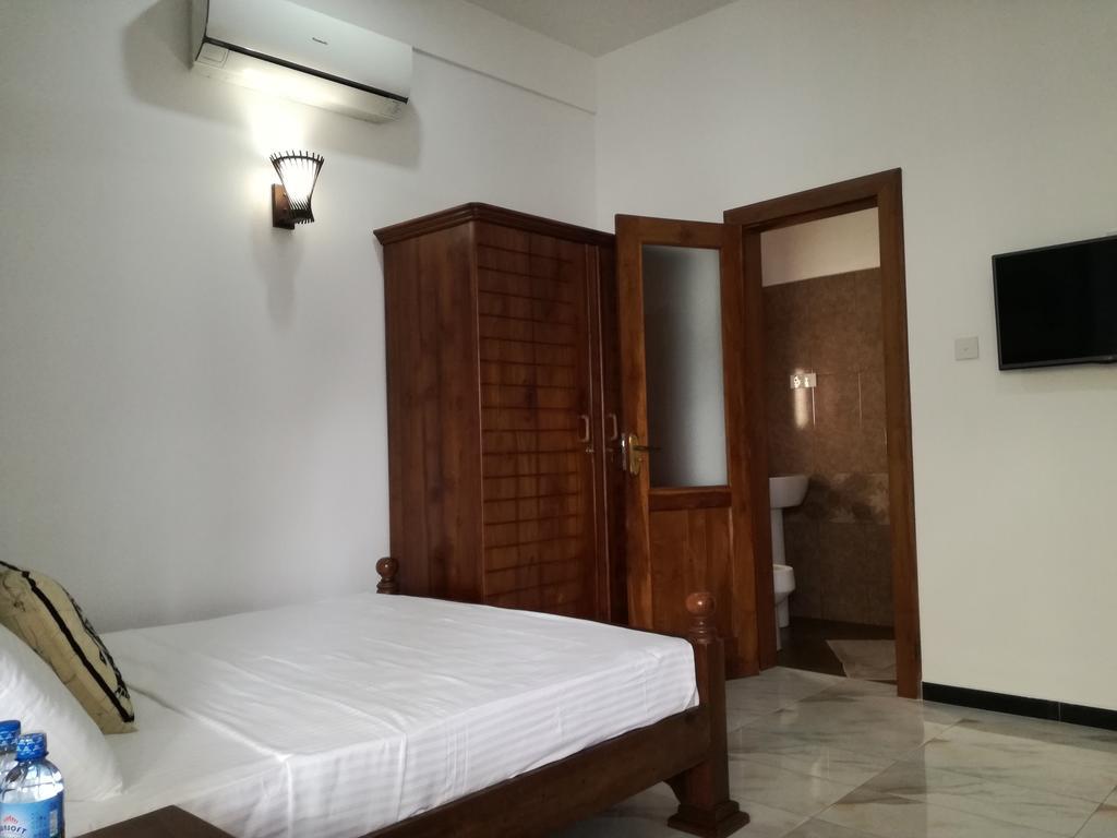 Bianco Terrace Hotel Negombo Esterno foto