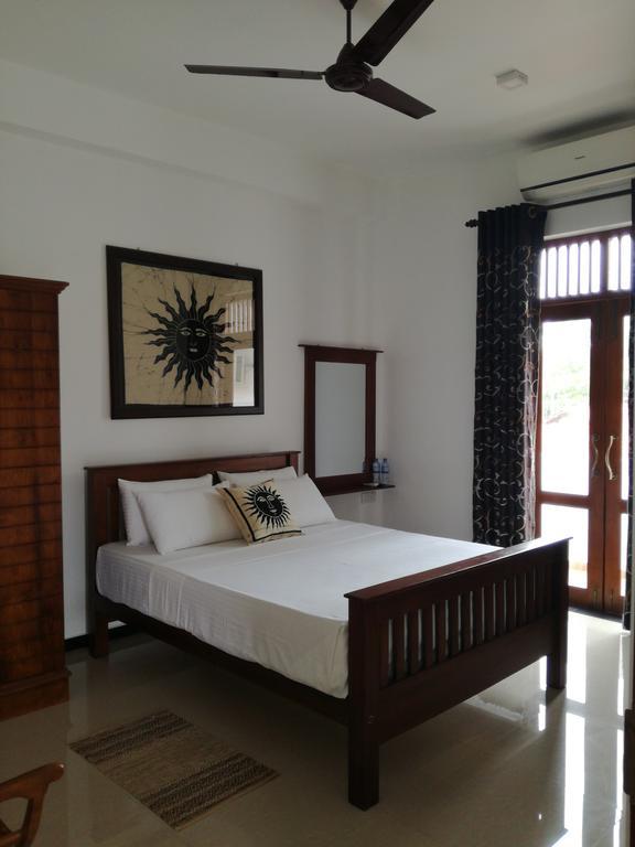 Bianco Terrace Hotel Negombo Esterno foto