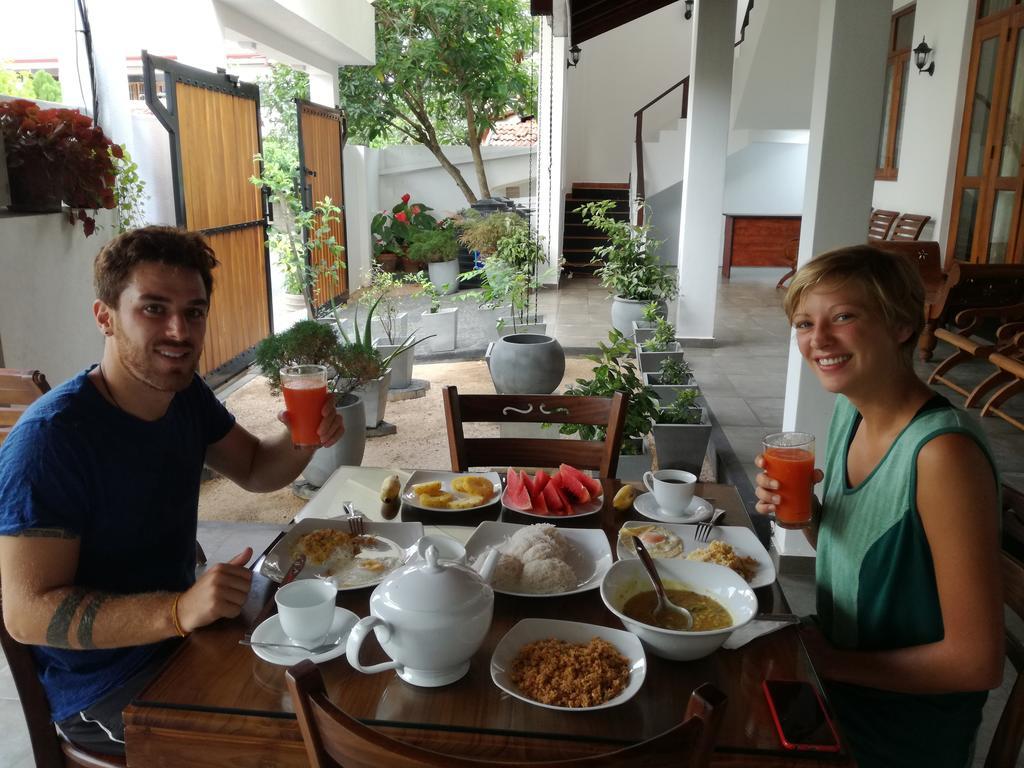 Bianco Terrace Hotel Negombo Esterno foto